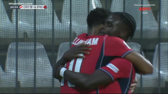Gol da Inglaterra! Virou goleada! Bellingham 'entorta' Modric e cruza para Saka fazer 4 a 0