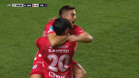 Bombazo contra el palo de Kevin Gutiérrez y 1-0 para Argentinos