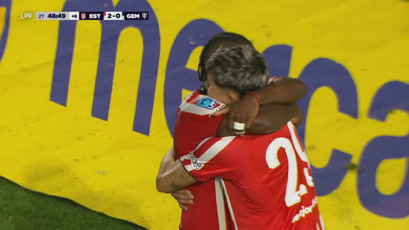 ¡Doblete de Pérez en Uno: gran cabezazo y 3-0 de Estudiantes!