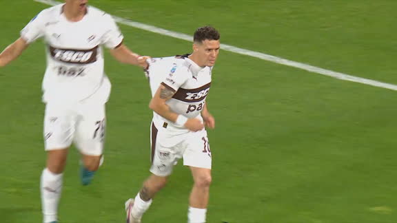 En la primera no, en la segunda sí: Merlini empató rápidamente ante Vélez