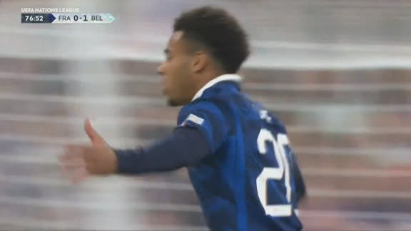 Gol da França! Doué recebe na entrada da área e chuta no contrapé do goleiro para empatar