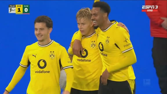 ¡Svensson estaba donde tenía que estar y festejó el 1 a 0 del Borussia Dortmund!