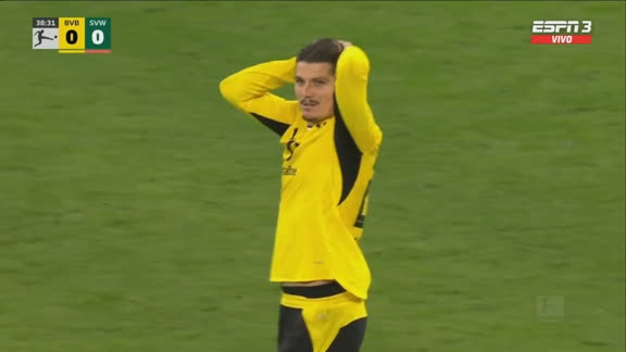 ¡Era un golazo! Sabitzer, al borde de marcar a partir de un tiro libre