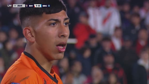 Herrera se lució y le negó el tanto a Pereyra en el Monumental