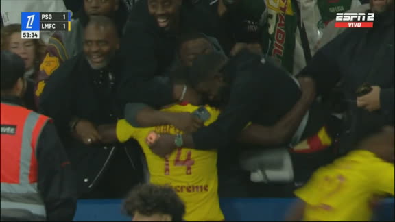 Mafouta entró al área y marcó el empate ante PSG