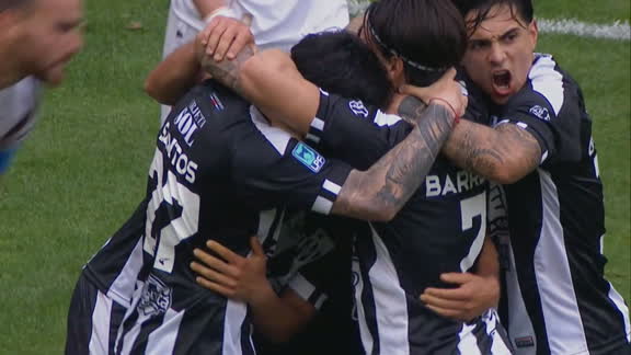 ¡Lo dio vuelta! Error de Funes Mori y gol de Santos para el 2-1 de Central Córdoba