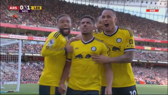¡Justin silenció el Emirates! Golazo de Leeds para el 1-0 ante Arsenal