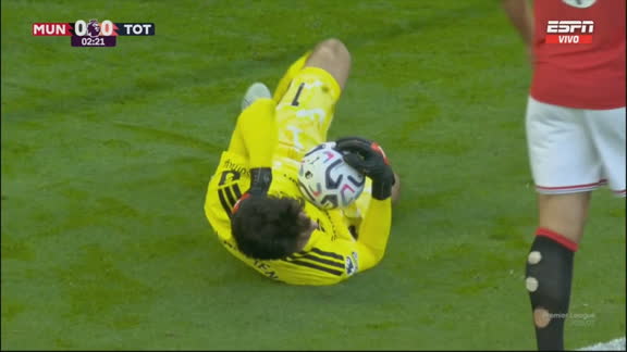 ¡Enmendó su error! Lammens evitó el gol de Tottenham Hotspur en la Premier