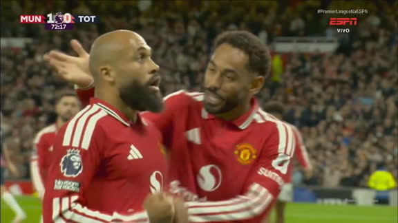Gol do Manchester United! Matheus Cunha encontra Mbeumo dentro da área, que domina e bate para fazer 1 a 0