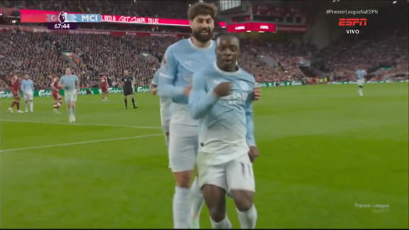 GOLAÇO DO CITY! Doku bate bonito, acerta o ângulo, anota pintura e faz 2 a 0 no Liverpool