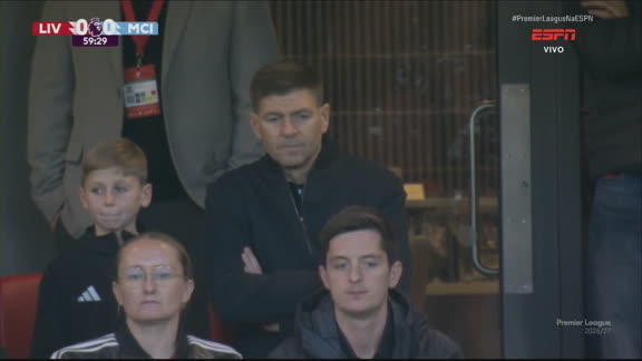 Presença ilustre! Gerrard assiste a Liverpool x City em Anfield