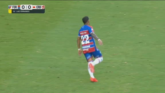GOLAÇO DO FORTALEZA! Maílton sonha um 'canhão' de fora da área e faz 1 a 0 contra o CRB; VEJA