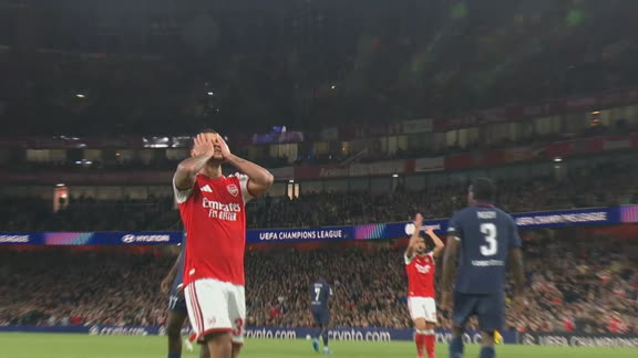 ¡Se lo perdió: Bruno Guimaraes tuvo el primero para el Arsenal!