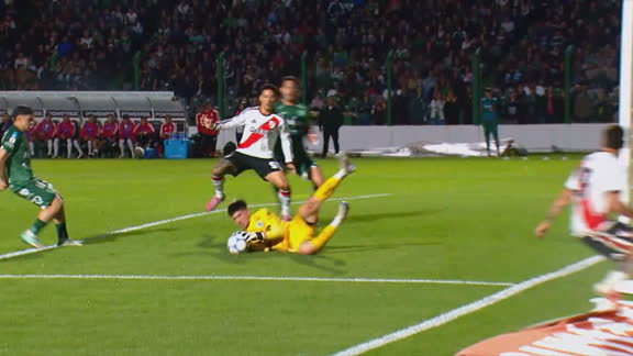 Gran respuesta de Ayala para evitar el empate de River