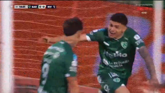 Gol do Sarmiento! Contreras recebe cruzamento na medida e abre o placar contra o River Plate; VEJA