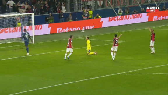 Error en la salida de Salzburgo y Ramos aprovechó para el 4-0 del Milan