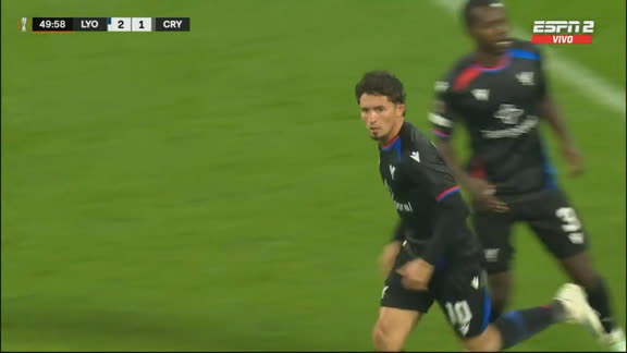Hay partido en la Europa League: Pino descontó ante el Lyon