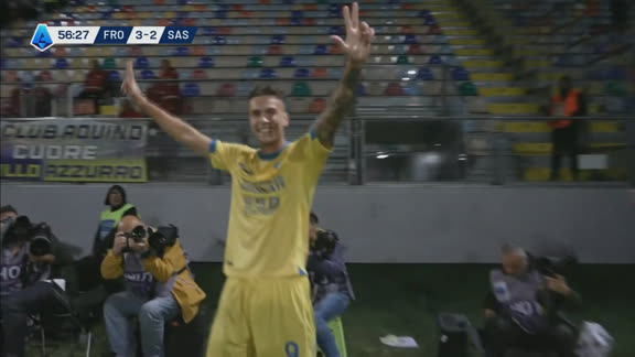 ¡Hattrick de Raimundo y el Frosinone pasó a ganarlo 4-2!
