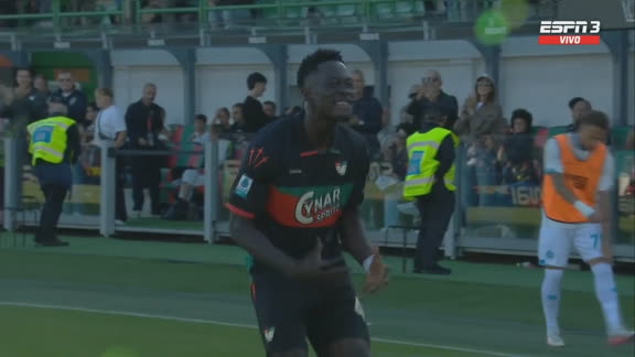 Sorpresa en la Serie A: Adams puso el 1-0 del Venezia ante el Napoli