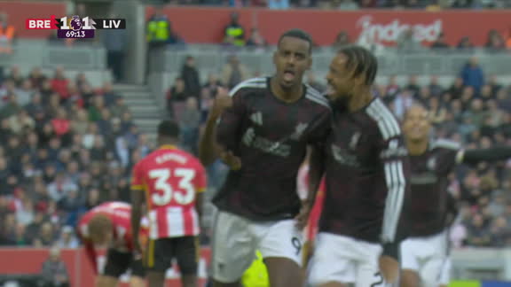 Liverpool se lo dio vuelta al Brentford con un gol de Isak