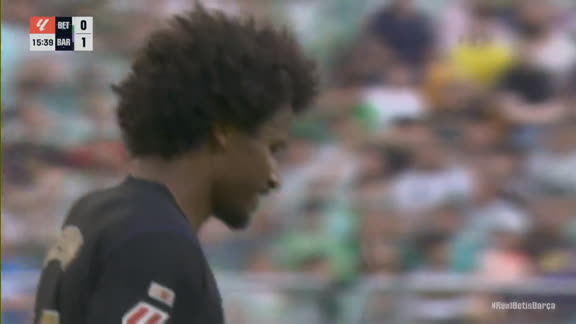 ¡Qué confusión! Adeyemi casi anota el segundo del Barça