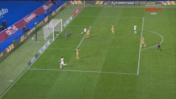 Terceiro gol da Inter! Com assistência de Carlos Augusto, Bonny amplia contra o Bologna