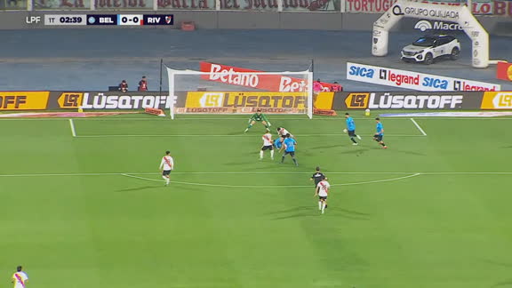 ¡A los pocos segundos, River tuvo el gol en los pies de Beltrán!