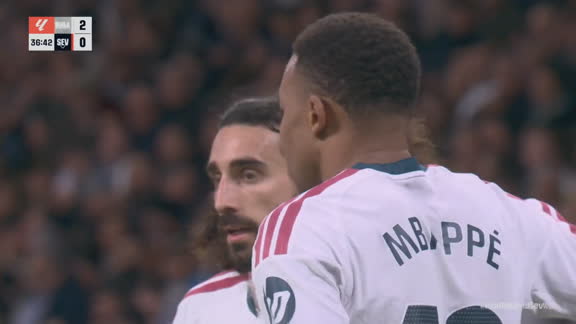 ¡Gol de estrella! Mbappé gira, se quita al portero y pone el 2-0 del Real Madrid en el marcador