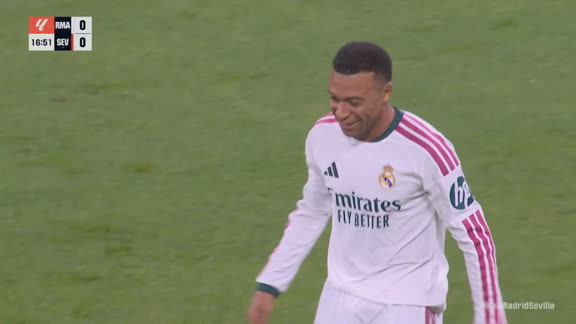 ¡¿Que haces ahí, Mbappé?! El delantero bloquea el bombazo de Valverde