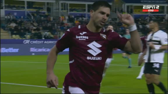¡Lindo gol de Simeone para el 1-0 de Torino!