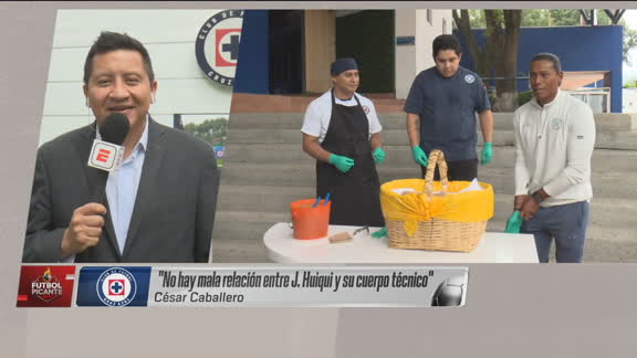 Joel Huiqui cumple con tacos en La Noria