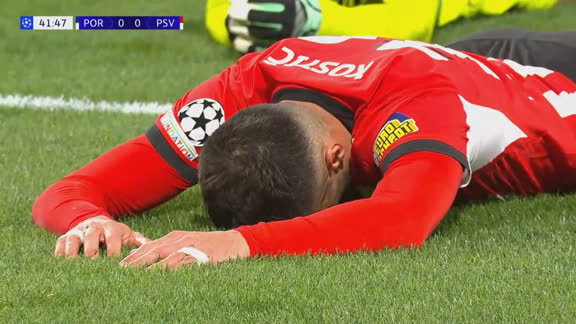 ¡Qué cerca posó: Kostic se perdió el 1-0 para PSV!
