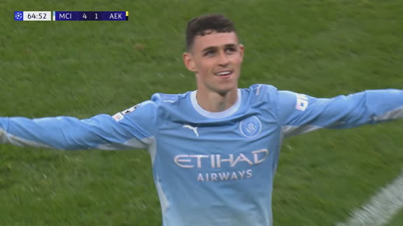 Otro golazo del City: Foden firmó el 4-1 ante el AEK y selló su doblete