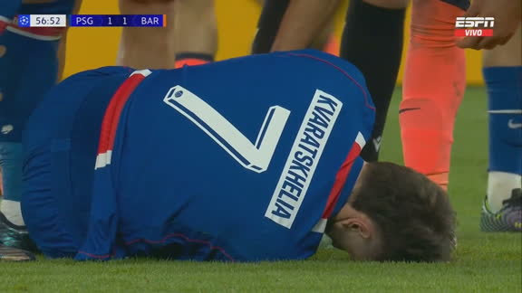 ¡Durísimo! El momento de la lesión de Kvaratskhelia