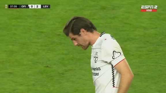 ¡Doblete en 3 minutos! Hofmann puso el 2-0 del Leverkusen ante OFI Creta