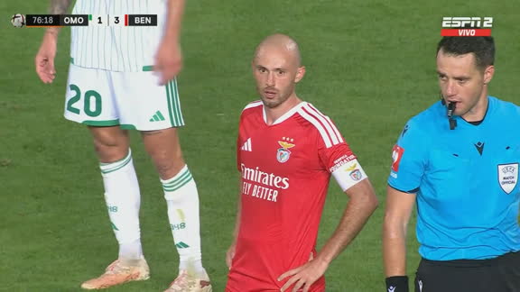 Error defensivo y a cobrar: Aursnes anotó el 3-1 ante el Omonia