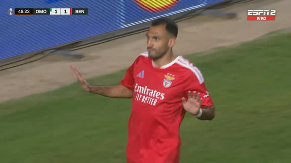 Siempre está el goleador: Pavlidis puso el 2-1 ante el Omonia