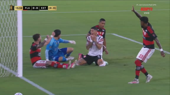 ROSSI ESPETACULAR! Goleiro do Flamengo faz 'milagre' em finalização de Rojo e Alex Sandro manda para escanteio
