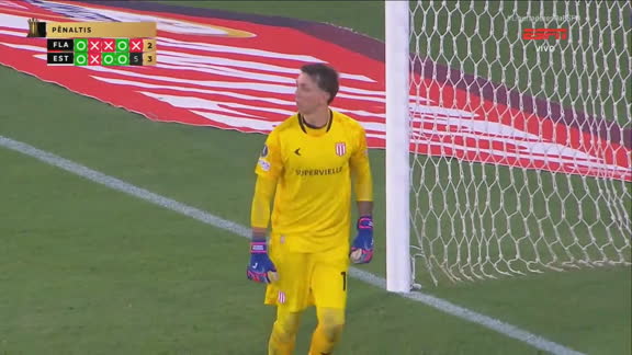 MUSLERA HEROICO! Goleiro do Estudiantes defende cobrança de Bruno Henrique e classifica Estudiantes para a final da Libertadores