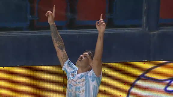 ¡Ruiz Rodríguez durmió a la defensa de Tigre y adelantó a Atlético Tucumán!