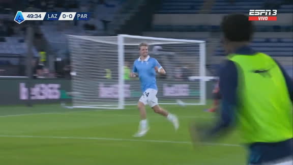 ¡Más líder que nunca! Taylor y una gran definición para el 1-0 de Lazio ante Parma