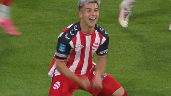 ¡Enganchó y le pegó! Taborda empató para Barracas con un golazo
