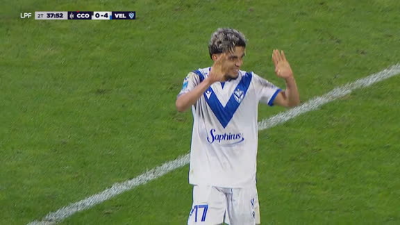 ¡Se lleva la pelota! Ronaldo Martínez firmó su hat-trick ante Central Córdoba