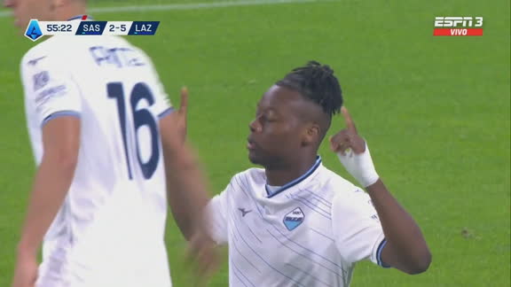 Lindo remate de Noslin para el 5-2 de Lazio