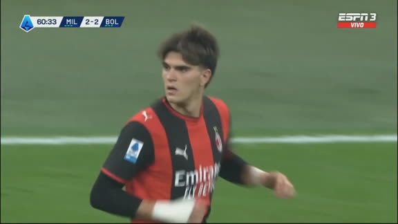 ¡Qué mala fortuna, Milan! Bartesaghi, en propia puerta, anotó el 2-2 del Bologna
