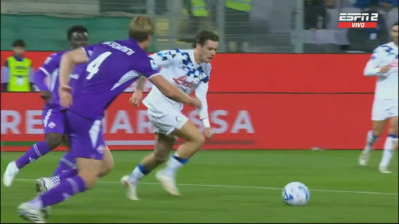 Zurdazo de Zalewski para el 2-2 de Atalanta