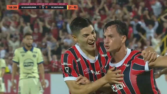 ¡GOOOL DE ALAJUELENSE!  Juan Pablo Añor anota el 1 a 0 ante Motagua al 18'
