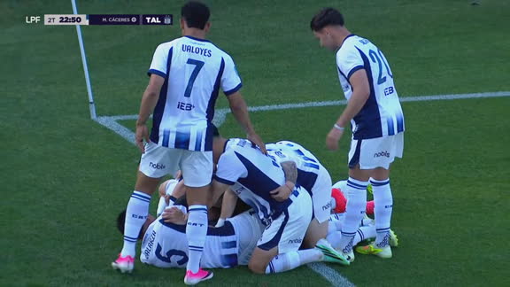 Mateo Cáceres y un remate desde afuera del área para el 2-0 de Talleres