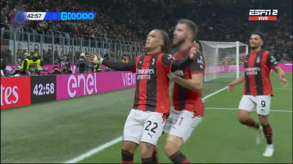 ¡Golazo total de Moreira para el 3-1 del Milan!