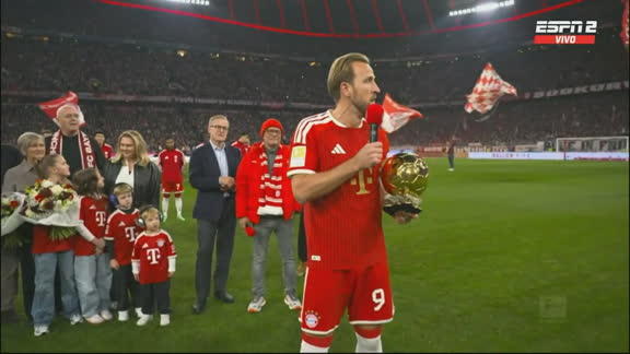 ¡Ovación para el Balón de Oro! Harry Kane fue reconocido en Bayern Munich